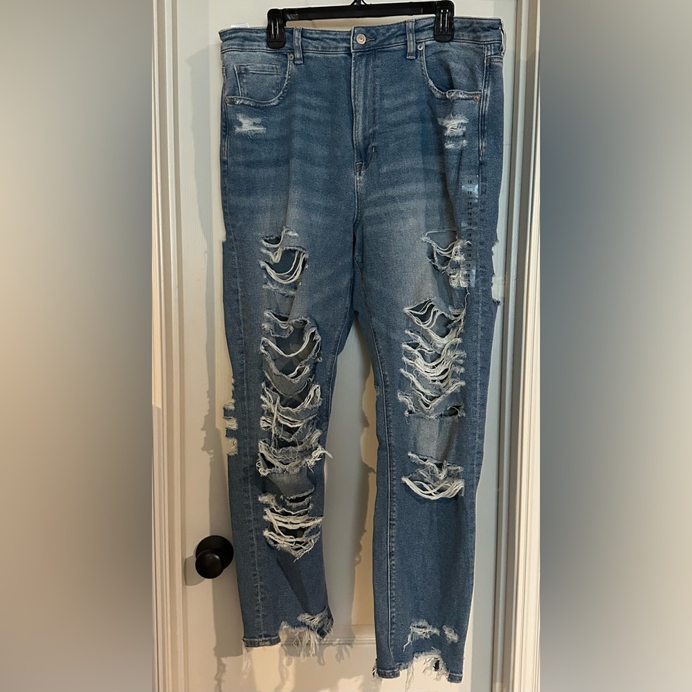 American Eagle Boyfriend Crop